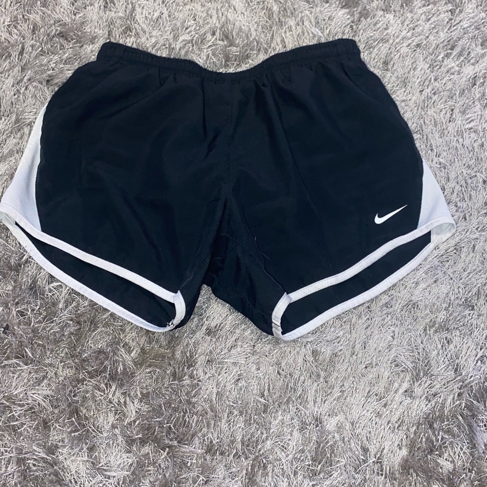 I grew out of these shorts, they are Nike. - Picture 1 of 3